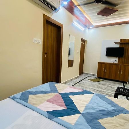 The Raman Palace- A Budget Hotel Mathura Luaran gambar