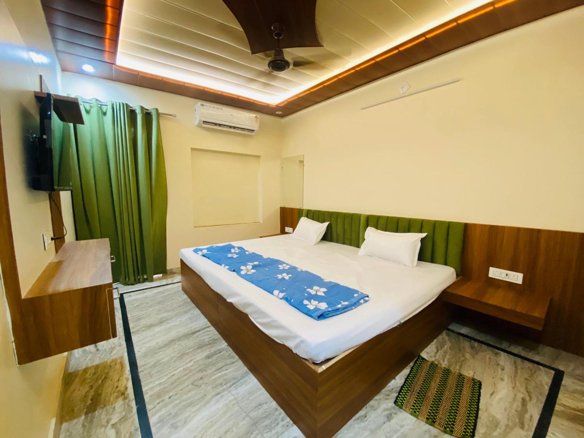 The Raman Palace- A Budget Hotel Mathura Luaran gambar